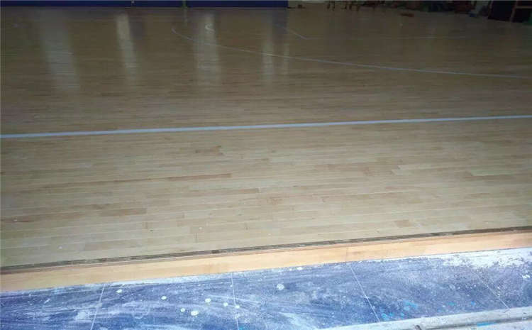 楓木舞蹈房木地板怎么翻新？