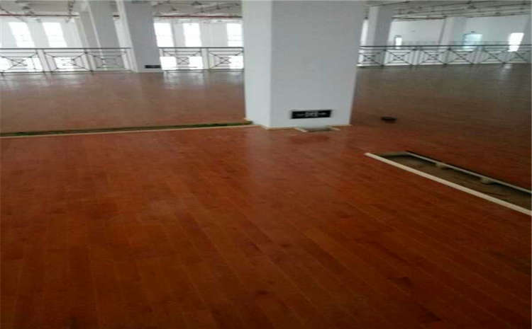 體育館橡膠木地板選購要注意什么？